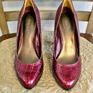 Nine West Croc-Embossed Maroon Heels